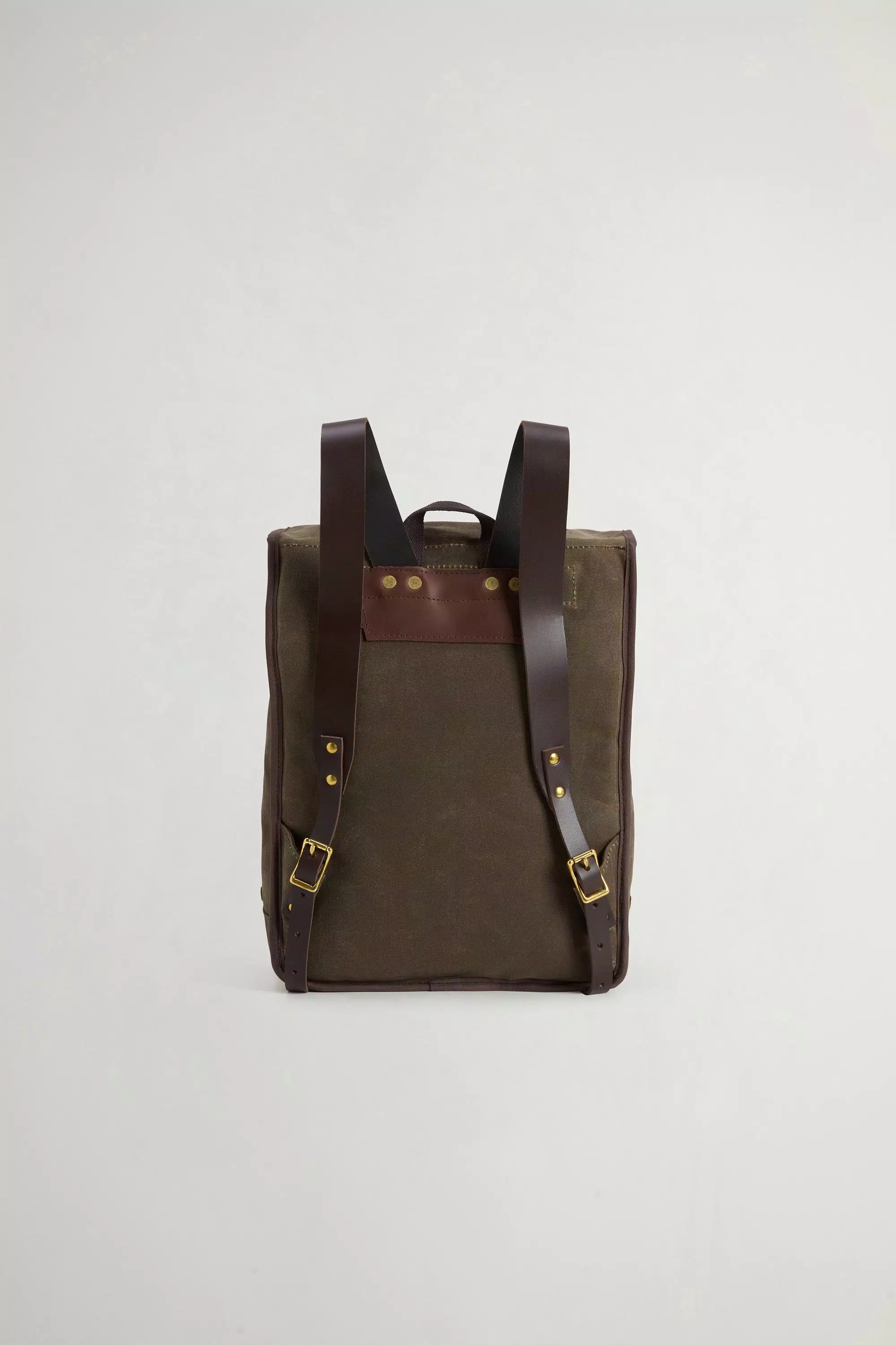 Mesabi Range Backpack in Waxed Pure Cotton - Dried Herb