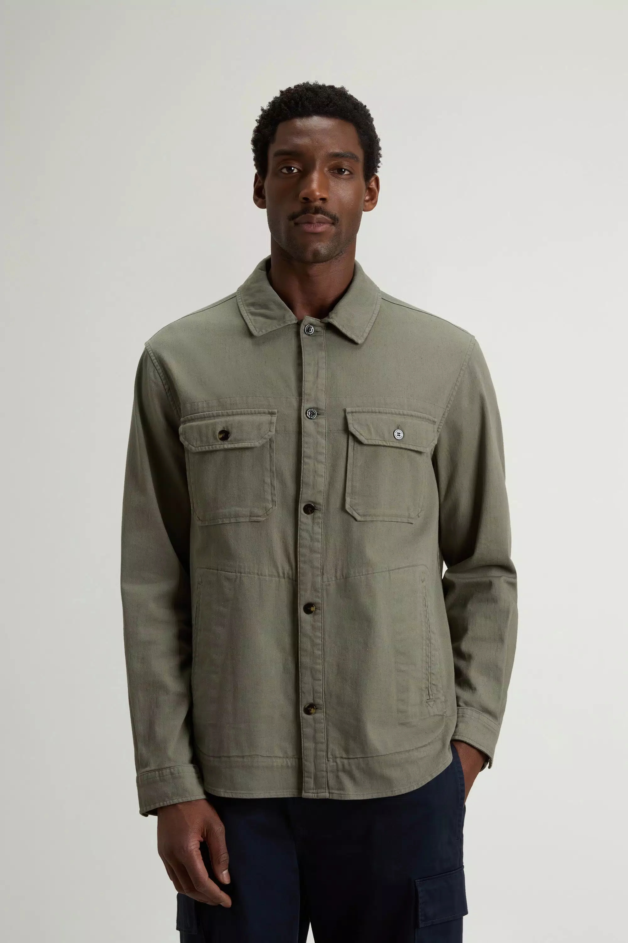 Garment-Dyed Safari Overshirt in Cotton and Linen Blend - Smokey Olive