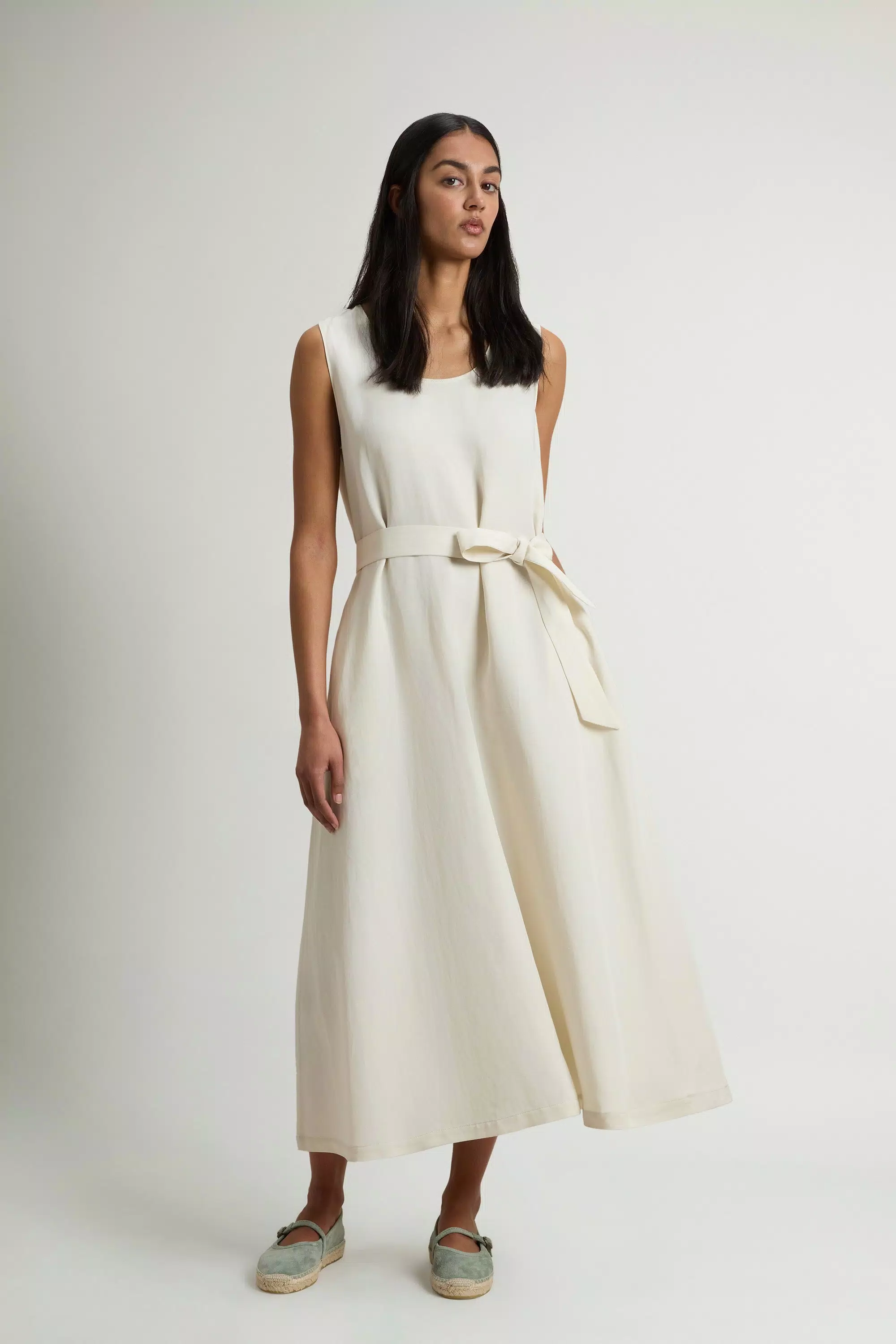 Sleeveless Dress in Linen Blend with Belt - Milky Cream