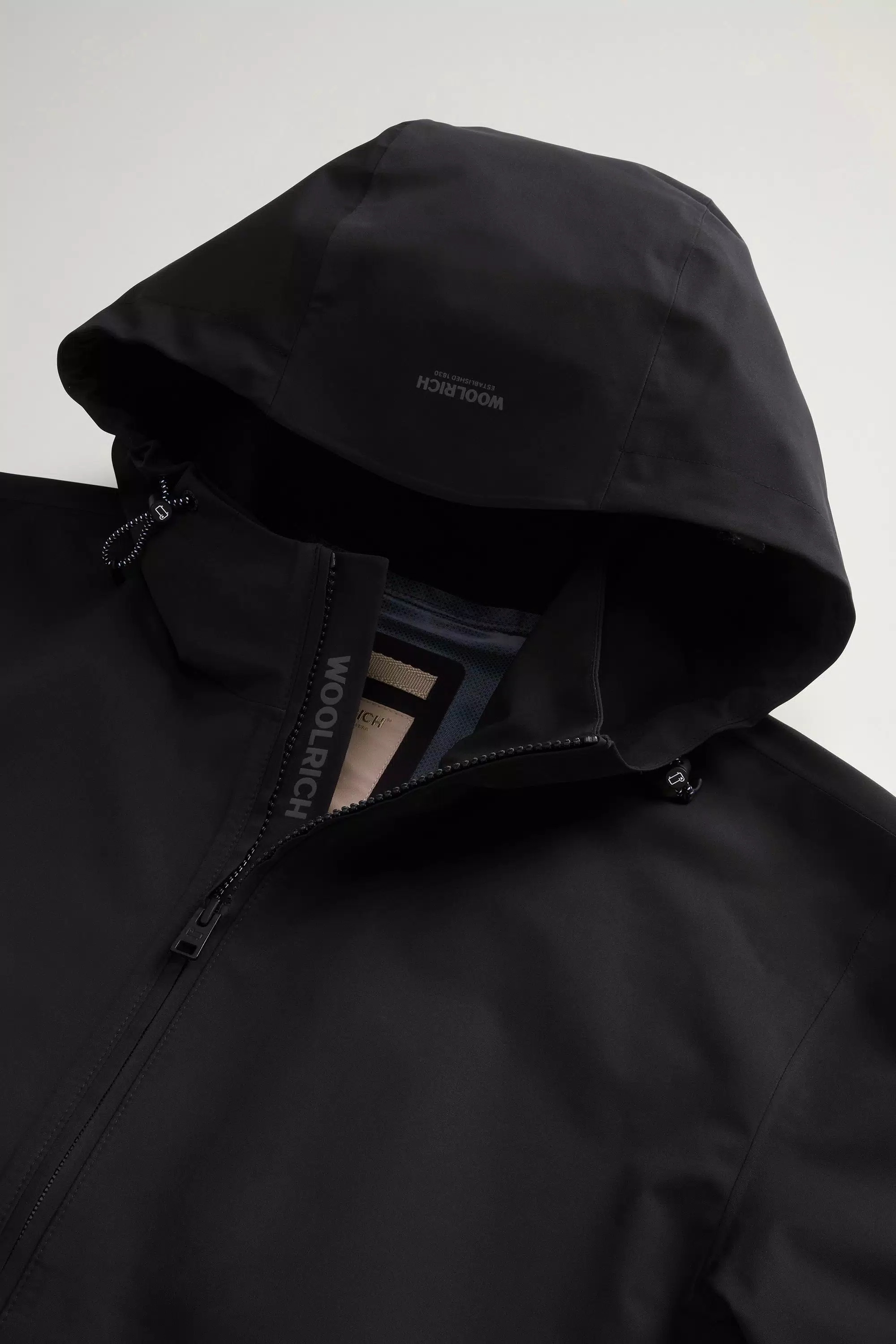 Pacific Jacket in Two-Layered Fabric - Black