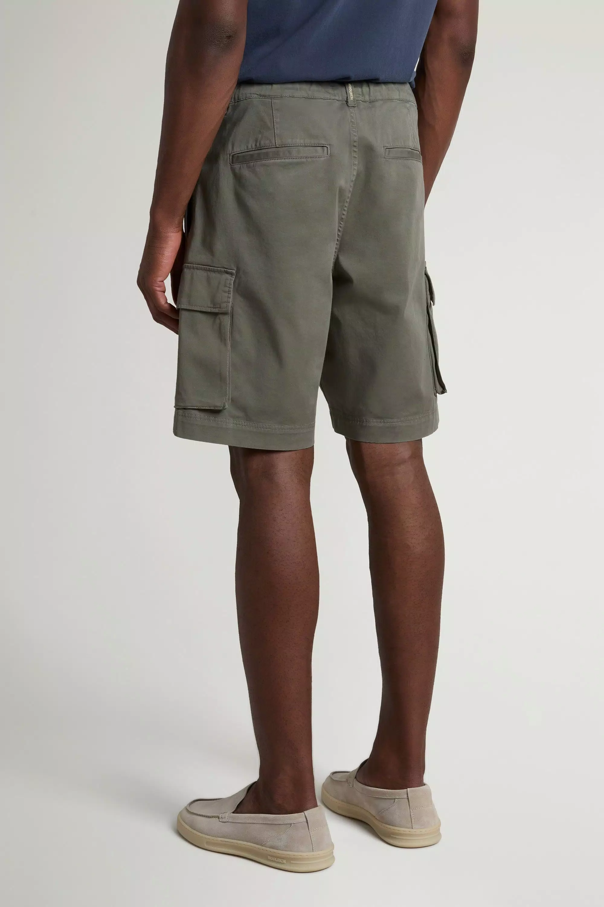Garment-Dyed Cargo Shorts in Cotton Twill - Smokey Olive