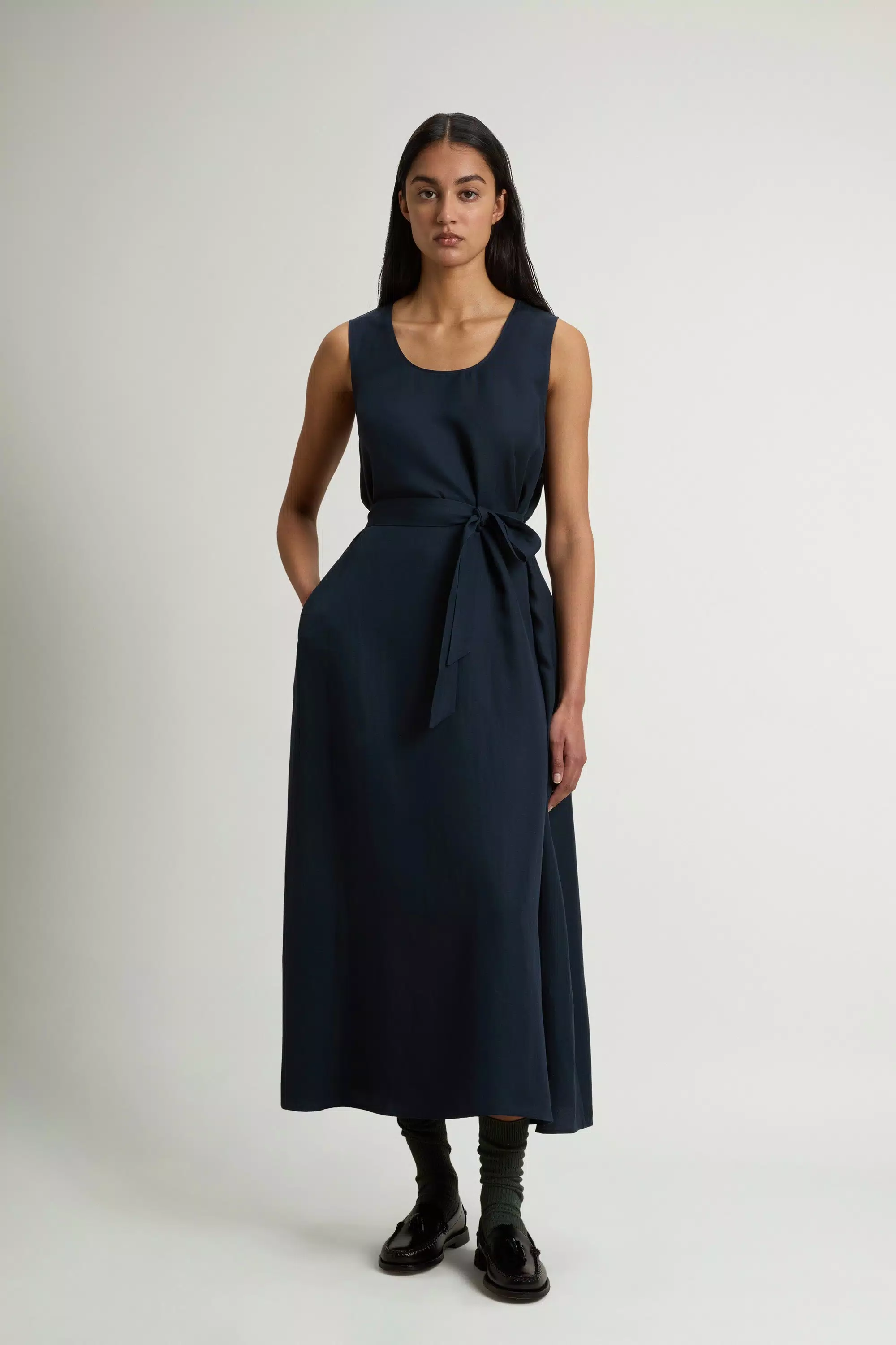 Sleeveless Dress in Linen Blend with Belt - Melton Blue