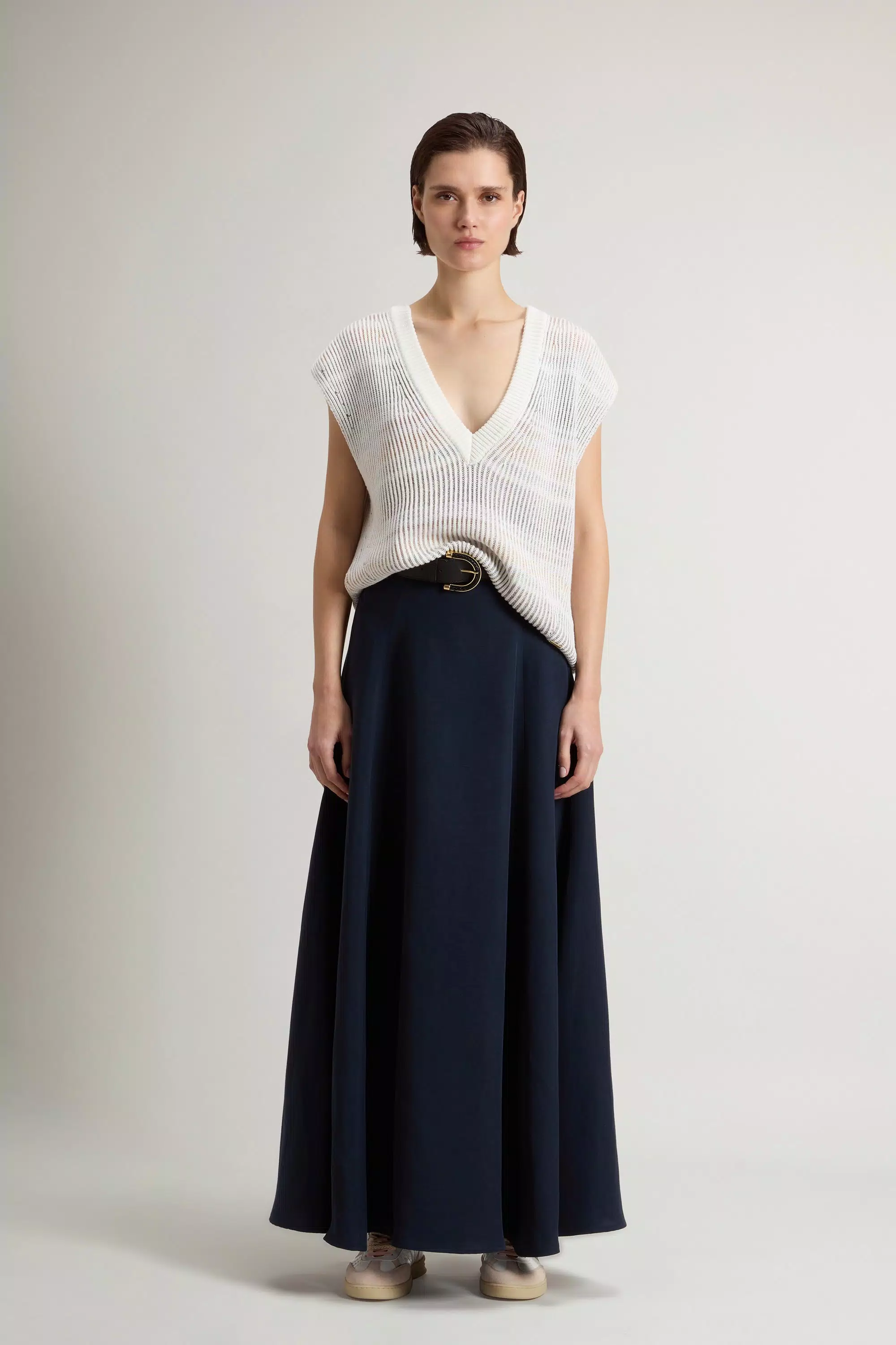 V-Neck Sleeveless Sweater in Cotton Blend - White Pepper Vanise
